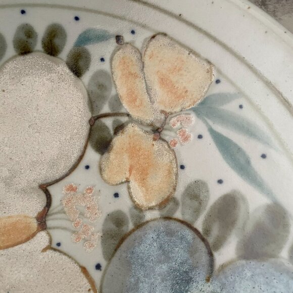 Vintage Highland Stoneware Scotland Hand Painted Floral 11.5" Serving Bowl - Picture 5 of 9